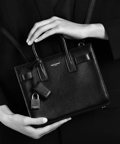 sac chaine yves saint laurent|Saint Laurent sac du jour.